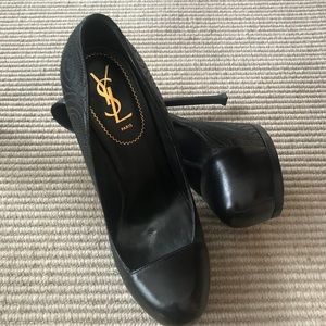 YSL Black quilted four inch heels 👠